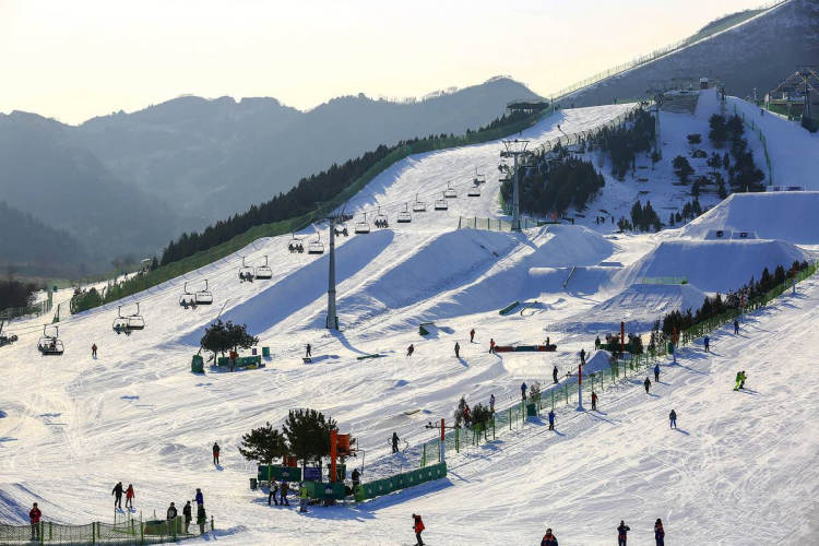 北京南山滑雪滑水度假村