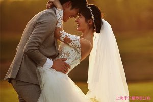 情侣写真可以拍婚纱照吗 单人写真可以穿婚纱拍么