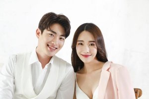 太原赏荷栈道婚纱摄影好看吗