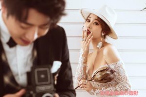 选婚纱照片需要几个小时 选完照片多久出相册