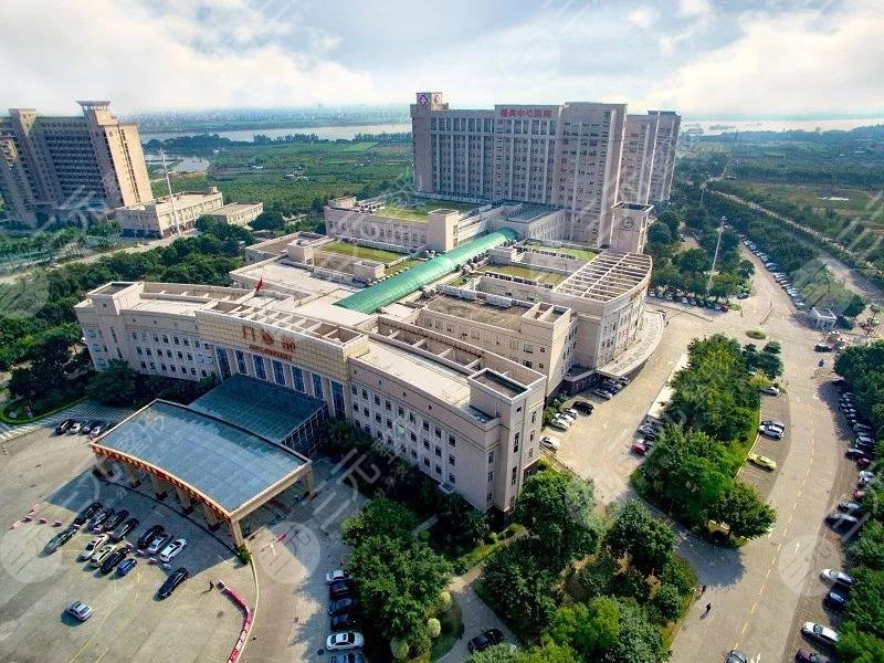 番禺中心医院整形外科医院好么?医生介绍&祛斑案例