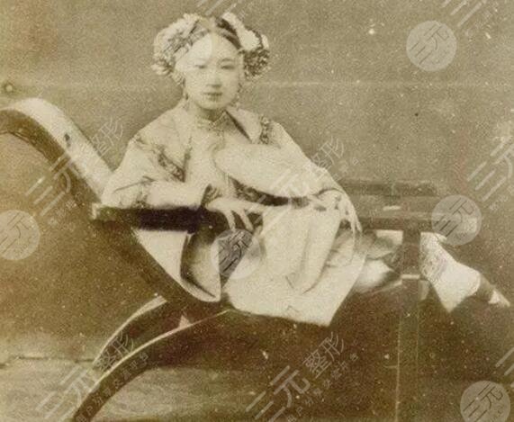白瘦幼是审美畸形