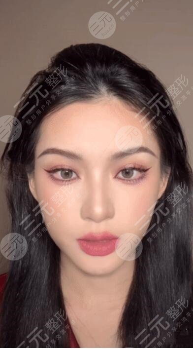 有化妆