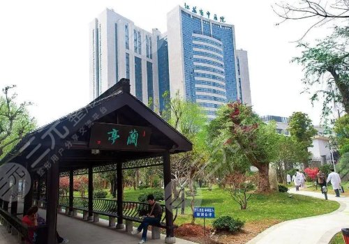 南京割双眼皮比较出名的三甲医院