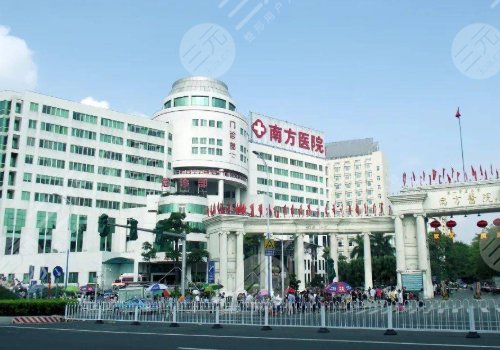 南方医院隆胸哪个主任好？