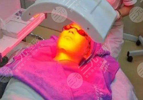 红光治疗痤疮能不能每天都照？