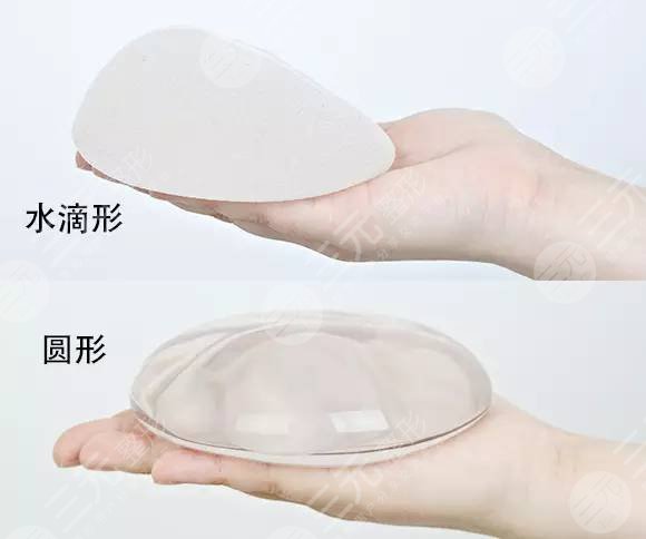 隆胸