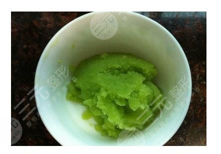 苦瓜自制补水面膜