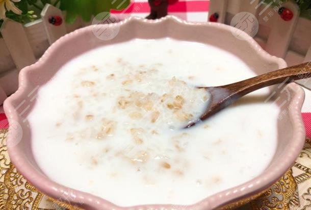 牛奶燕麦