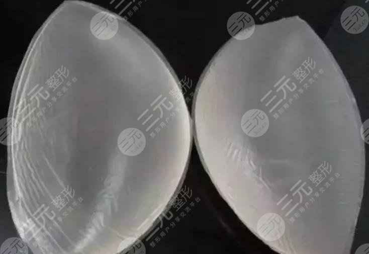 硅胶隆胸手术多少钱?