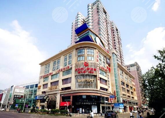 长沙市**口腔医院哪个院区好？分院介绍|医生名单|种牙价格表！